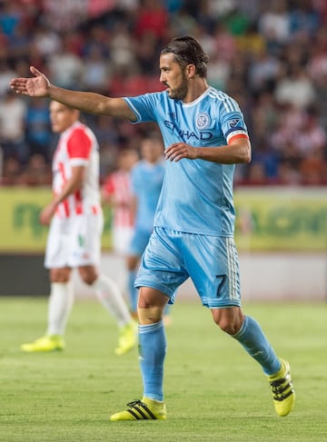 Los dos campeones mundiales disputaron un duelo amistoso, donde su equipo el NY City cayó 2-1 ante el Necaxa en el estadio Victoria de Aguascalientes.