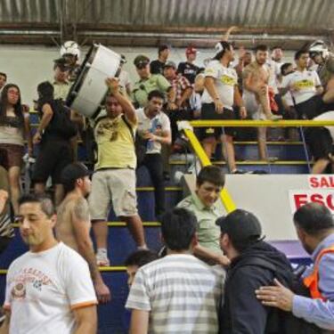 Tribunal sanciona a Colo Colo y a dos de sus jugadores