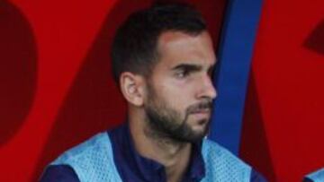 Mart&iacute;n Montoya en el banquillo del Bar&ccedil;a.