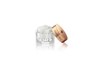 Esta crema se ha ganado el apodo de m¨¢gica por hidratar y rejuvenecer la piel como ninguna otra