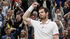 Andy Murray celebra su victoria ante Oscar Otte en Wimbledon 2021.