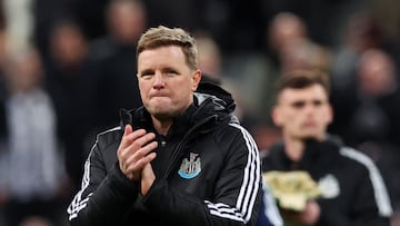 Soccer Football - UEFA Champions League - Round 16 - First Leg - Newcastle United v FC Barcelona - St James' Park, Newcastle, Britain - March 10, 2026 Newcastle United manager Eddie Howe applauds fans after the match Action Images via Reuters/Craig Brough