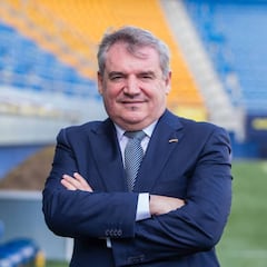 Vizcaíno se abre paso entre los históricos presidentes del Cádiz