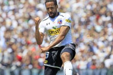 Beausejour festeja el 2-0. El Cacique venció a la U y le quitó el invicto.