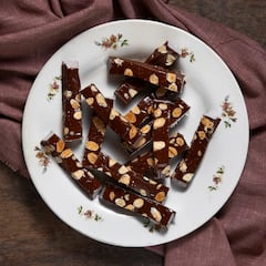 Los mejores turrones de chocolate de los supermercados, según la OCU: solo 9 aprueban