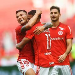 Aránguiz revive en Brasil: brilla en otra posición y se lleva el máximo elogio de Coudet