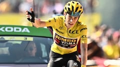 Jonas Vingegaard brinda su victoria en Hautacam, que consolida su maillot amarillo en el Tour de Francia.