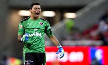 Óscar Ustari, arquero argentino de 32 años. Debutó en Independiente de Avellaneda,  y ostenta pasos por Boca Juniors y Lanús en el fútbol argentino. Su último club fue Atlas de México. Su valoración es de 1 millón 150 mil dólares.