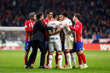 Hernández Hernández pitó el final del encuentro, pero las rencillas entre los jugadores de los dos equipos todavía estaban vivas. Una colleja de Yuri Berchiche a Koke lo originó todo. Tras ello De Paul reaccionó y el defensor del Athletic le denominó "bocachancla". Posteriormente jugadores de ambos conjuntos se unieron a la tangana, incluido Simeone que se encaró con algunos jugadores del conjunto vasco. 