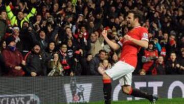 Juan Mata celebra el segundo del United.