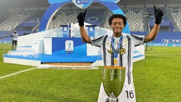 Juan Guillermo Cuadrado, jugador de la Juventus, sum&oacute; su d&eacute;cimo t&iacute;tulo en el equipo italiano, siendo figura en la final de la Supercopa ante Napoli