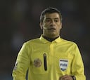 El árbitro del Chile-Uruguay critica la acción de Jara