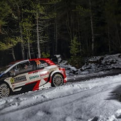 Evans recoge el testigo tras el pinchazo de Ogier