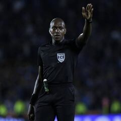 "Solo el 30% de los árbitros profesionales sirven"