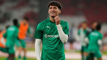 LISBON, PORTUGAL - JANUARY 14: New signing Mateo Tanlongo of Rio Ave FC during the warm up before the start of Liga Portugal Betclic match between SL Benfica and Rio Ave FC at Estadio da Luz on January 14, 2024 in Lisbon, Portugal. (Photo by Gualter Fatia/Getty Images)