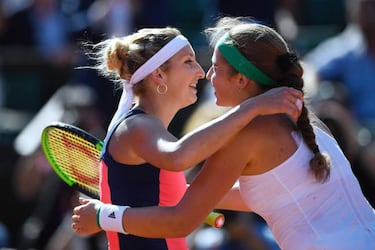 French Open: Ostapenko beats Bacsinszky to reach final