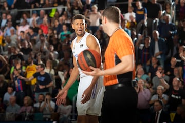 Edy Tavares protesta su eliminación.