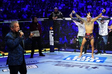 Charles Oliveira entra al octogono del T-Mobile Arena dispuesto a defender su título de campeón del peso ligero de la UFC.