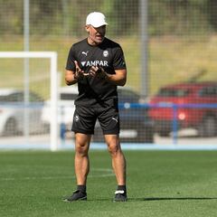 García Plaza: “La Real es un club con continuidad, lo que se está pretendiendo aquí”