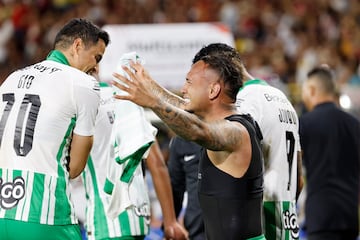 AMDEP1949. IBAGUÉ (COLOMBIA), 26/06/2022.- Jarlan Barrera de Nacional celebra un gol hoy, en la final de la Primera División de fútbol colombiano ante Deportes Tolima hoy, en el estadio Manuel Murillo Toro en Ibagué (Colombia). EFE/Mauricio Dueñas Castañeda
