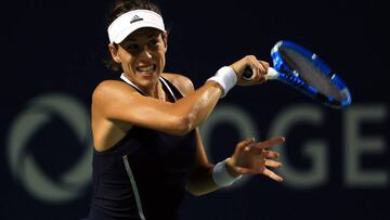 Muguruza evita otra remontada de Barty y se mete en cuartos