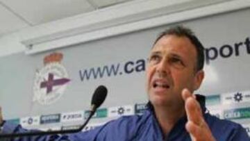 <B>APRENDER.</B> Caparrós ha indicado que esta eliminación debe servirles para aprender para próximos encuentros.