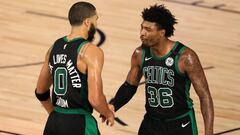 Marcus Smart y Jayson Tatum celebran una canasta durante el segundo partido de las semifinales de la Conferencia Este que ha enfrentado a Toronto Raptors y Boston Celtics