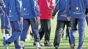 <b>CHARLA 'INOCENTE'. </b>No hubo reprimendas y sí optimismo en la primera tertulia post-vacacional, el 28-D.