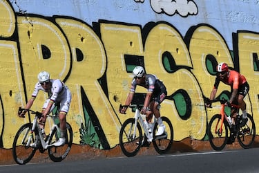 Van der Poel le birla a Pogacar una Miln-San Remo para la historia