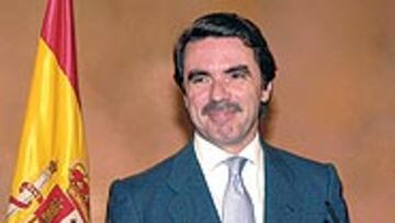 <b>ANFITRIÓN</b>. José María Aznar, tras el Consejo de Ministros, dará una comida a los veteranos del Atlético.