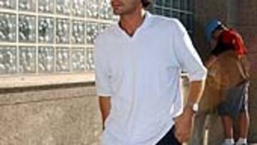 <b>LIBRE. </B>Roberto Fresnedoso ya puede negociar sin problemas su pase a otro equipo.