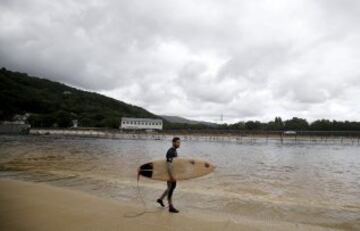 El parque de surf, que costó 22.8 millones $, abrió sus puertas el 1 de agosto y es el primer lago artificial para practicar surf del mundo. Un mecanismo de generación de onda bidireccional es el encargado de formar las series perfectas. Con 300 metros de largo y 110 metros de ancho hará las delicias de los aficionados a este deporte. 