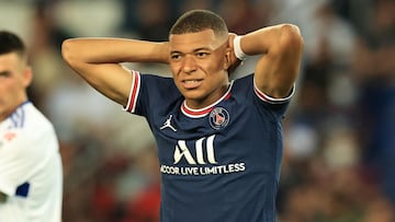 Pochettino insists he didn't hear fans jeering Mbappé during PSG's win over Strasbourg