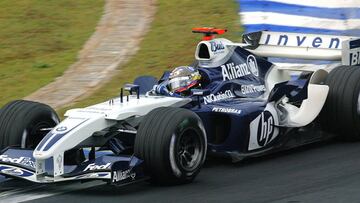 Nuevamente en Monza, Montoya hizo historia. En 2004 consiguió la vuelta más rápida al completar el circuito en un minuto, 19 segundos y 525 milésimas, manteniendo una velocidad promedio de 262,242 kilómetros por hora. Pero tras 14 años, Kimi Raikkonen le quitó ese récord al completar una vuelta en un minuto, 19 segundos y 119 milésimas.