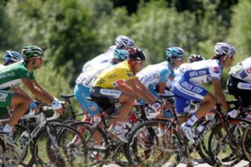 Etapa Saint Etienne. Carlos Sastre con el maillot amarillo.