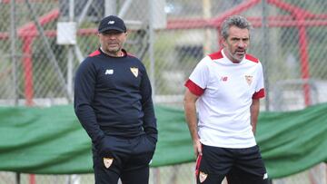 Sampaoli junto a Lillo en un entrenamiento del Sevilla.