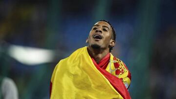 -FOTODELDIA- JJOO168. RÍO DE JANEIRO (BRASIL), 16/08/2016.- El atleta español Orlando Ortega celebra la segunda posición en la prueba de 110 m vallas hoy, martes 16 de agosto de 2016, durante las competencias de atletismo de las Olimpiadas Río 2016, que se disputan en el Estadio Olímpico en Río de Janeiro (Brasil). EFE/Fernando Bizerra Jr.