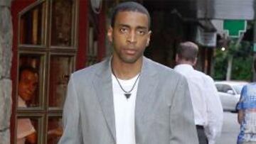 Bullock pasa el test médico y será presentado mañana