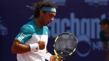 Gonzalo Lama celebra con el puño cerrado.