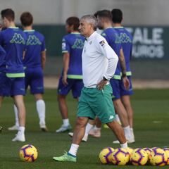 Setién: "El Racing va sin presión y no tiene nada que perder"