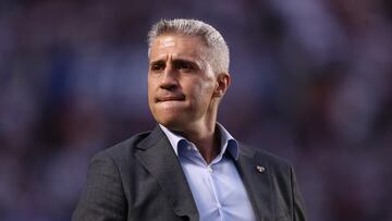 Soccer Football - Brasileiro Championship - Sao Paulo v Botafogo - MorumBIS, Sao Paulo, Brazil - September 14, 2025 Sao Paulo coach Hernan Crespo before the match REUTERS/Jean Carniel