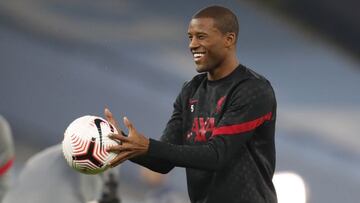 Wijnaldum, durante un entrenamiento con el Liverpool.