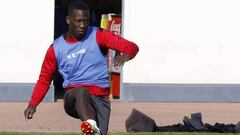 Advíncula, el 14º peruano que juega contra el Barcelona