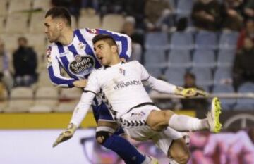 1-0. Lucas Pérez anotó el primer tanto.