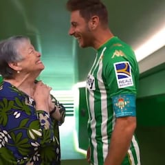 Joaquín renueva y el Betis lo celebra con un vídeo a la altura