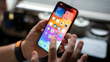 Que no se te pase para tu próximo viaje: así puedes rastrear tu vuelo desde tu block de notas del celular