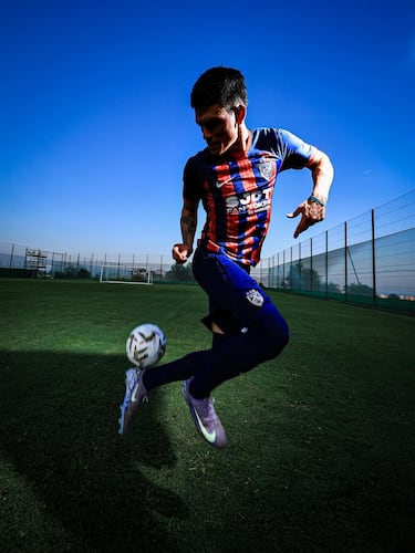 El lateral izquierdo, internacional argentino, con carrera en Estudiantes, Sporting CP, Boca Juniors, Roma , Leganés, Getafe, Granada, Albacete y Pafos (Chipre) fichó este verano por el JDT para aportar experiencia europea de primer nivel al equipo.