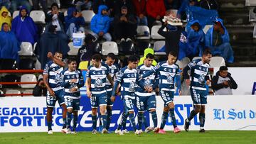 Salomon Rondon celebrates his goal 2-0 of Pachuca during the 10th round match between Pachuca and Cruz Azul as part of the Liga BBVA MX, Torneo Apertura 2024 at Hidalgo Stadium on September 28, 2024 in Pachuca, Hidalgo, Mexico.