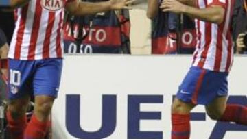 <b>ATLÉTICO </b>Agüero y Jurado, celebrando el gol del argentino.