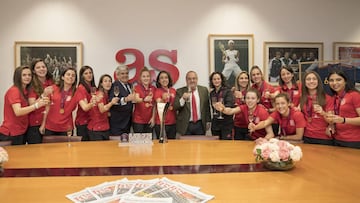 Las jugadoras de la Selecci&oacute;n espa&ntilde;ola de f&uacute;tbol sala brindaron en As por su triunfo del pasado domingo en la Eurocopa de f&uacute;tbol sala.